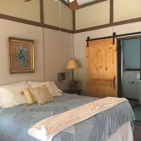 Acorn Hideaways Canton Sweet Tweet Guesthouse King Bed Екстериор снимка