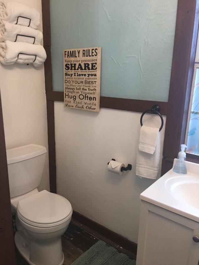 Acorn Hideaways Canton Sweet Tweet Guesthouse King Bed Екстериор снимка
